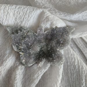 Der Amethyst kann bei negativen Gedanken helfen und den Geist klären.